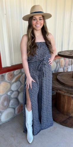 Strapless Jumper By Saints & Hearts -Fashion Clothing Shop 0CA77BC9 3310 4B54 8CEE C7F449F00BF9 1 105 c