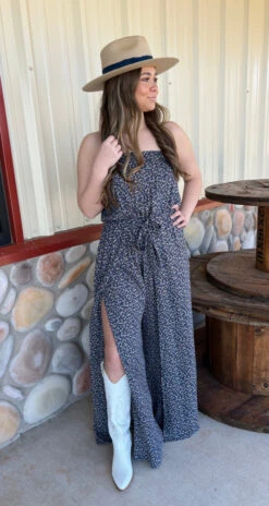 Strapless Jumper By Saints & Hearts -Fashion Clothing Shop FCF9844F 23A7 444A 8DB7 CB020B428F8C 1 105 c