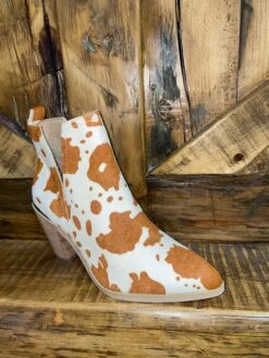 Cowin' Around The Town