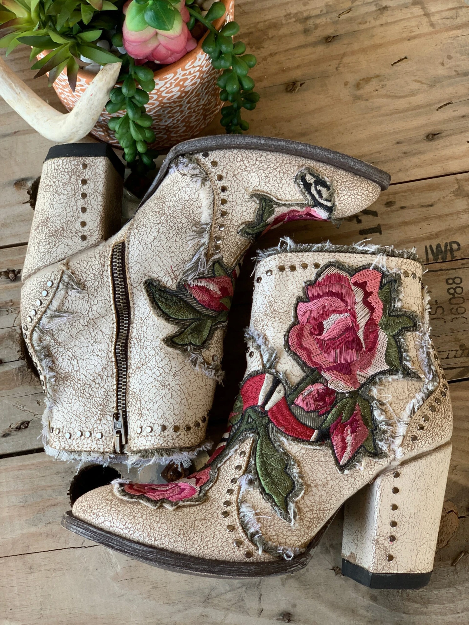 Old Gringo Carla Floral Bootie - Crackled White 4 Old Gringo Carla Floral Bootie - Crackled White - Image 2